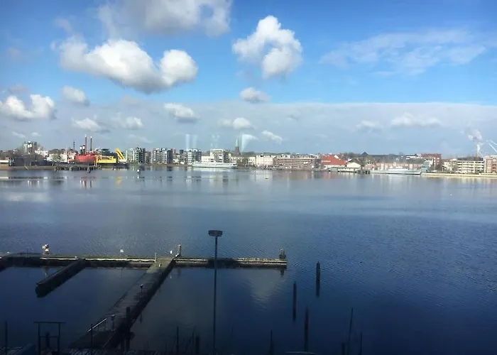 Schoenes Feriendomizil Mit Meerblick Suedstrand Naehe Fliegerdeich In Wilhelmshaven