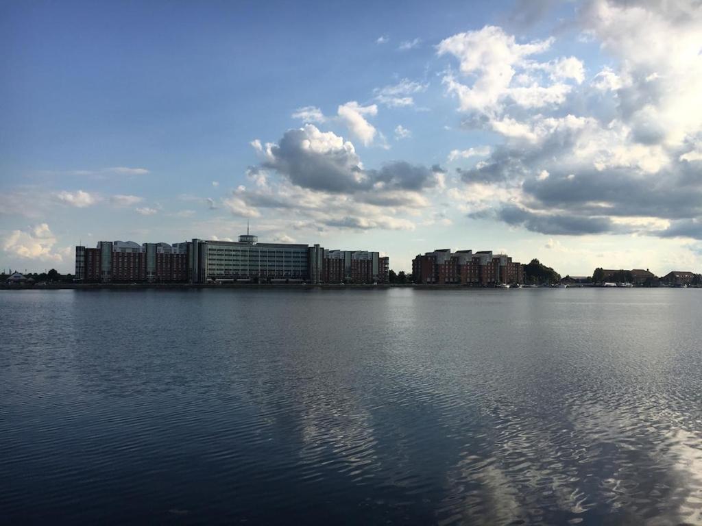 Schoenes Feriendomizil Mit Meerblick Suedstrand Naehe Fliegerdeich In *