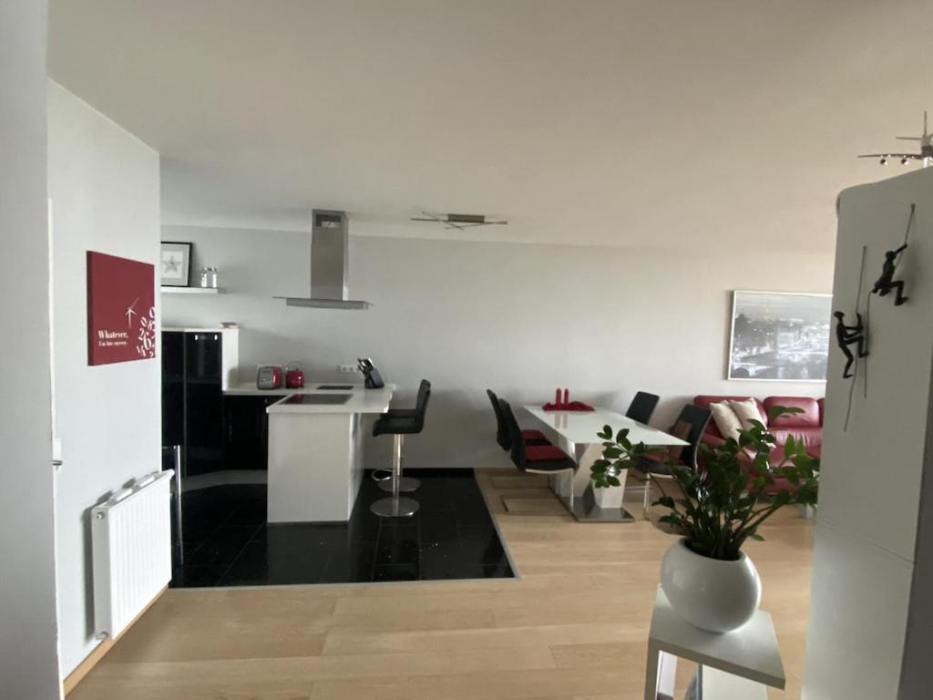 Apartment Schoenes Feriendomizil Mit Meerblick Suedstrand Naehe Fliegerdeich In *